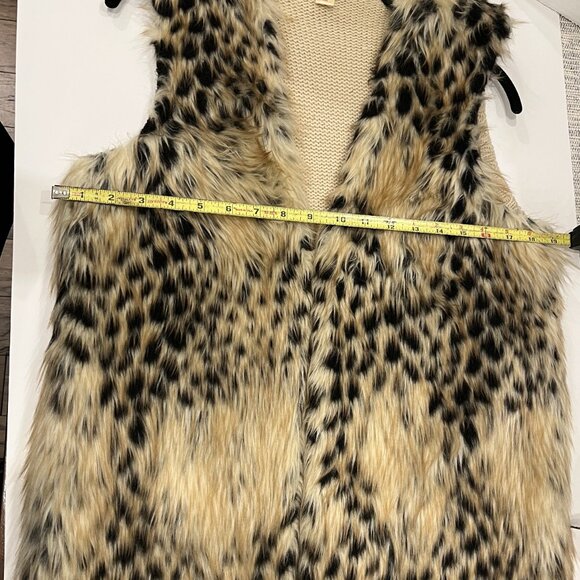 Xhilaration Faux Fur Vest - Women's - M/M - Picture 3 of 7